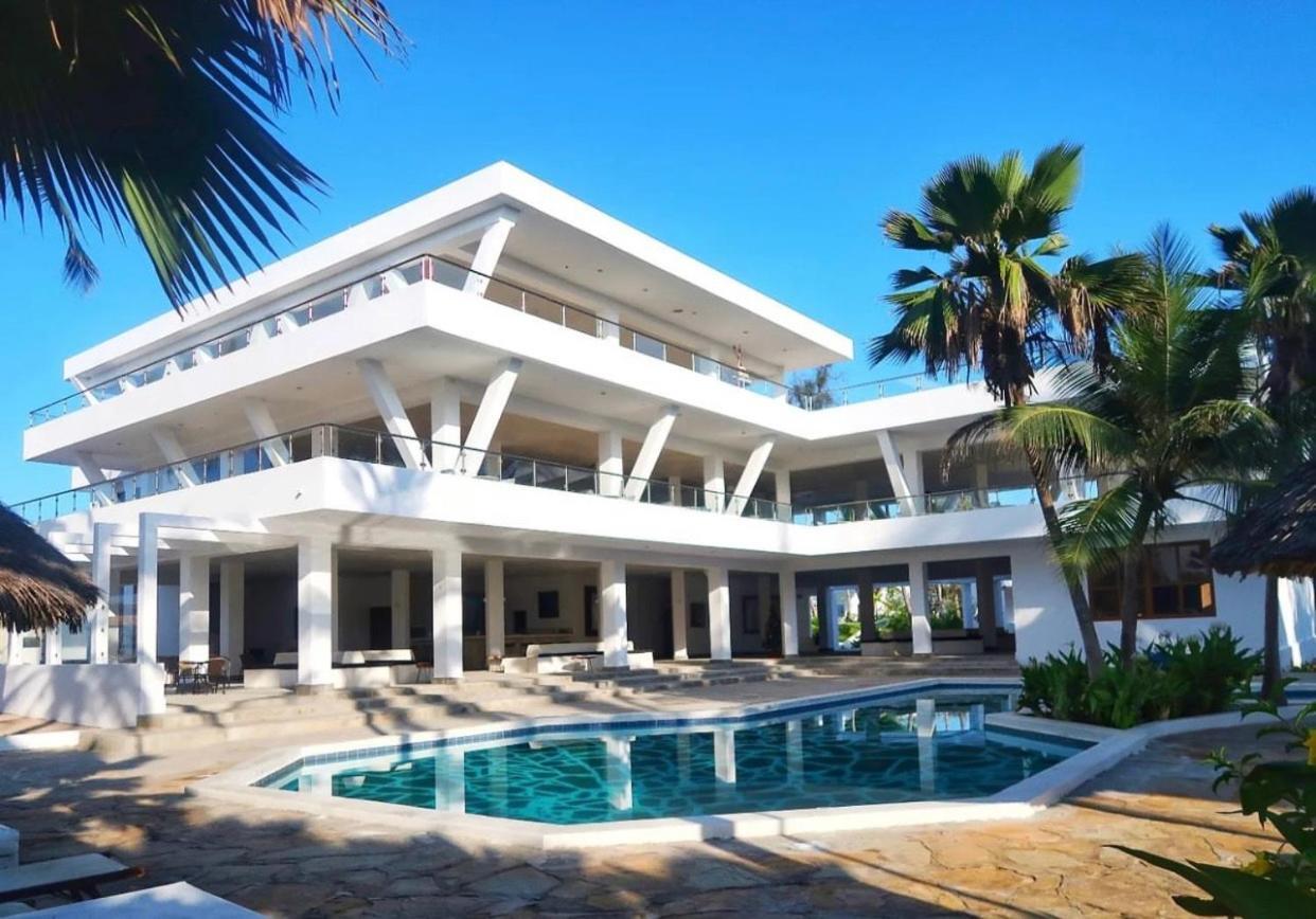Barracuda Inn Resort ワタム エクステリア 写真