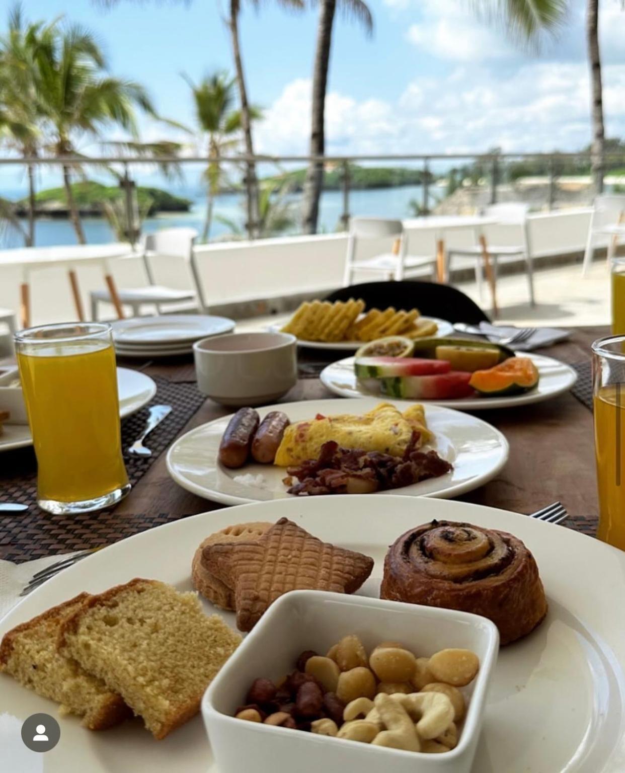 Barracuda Inn Resort ワタム エクステリア 写真