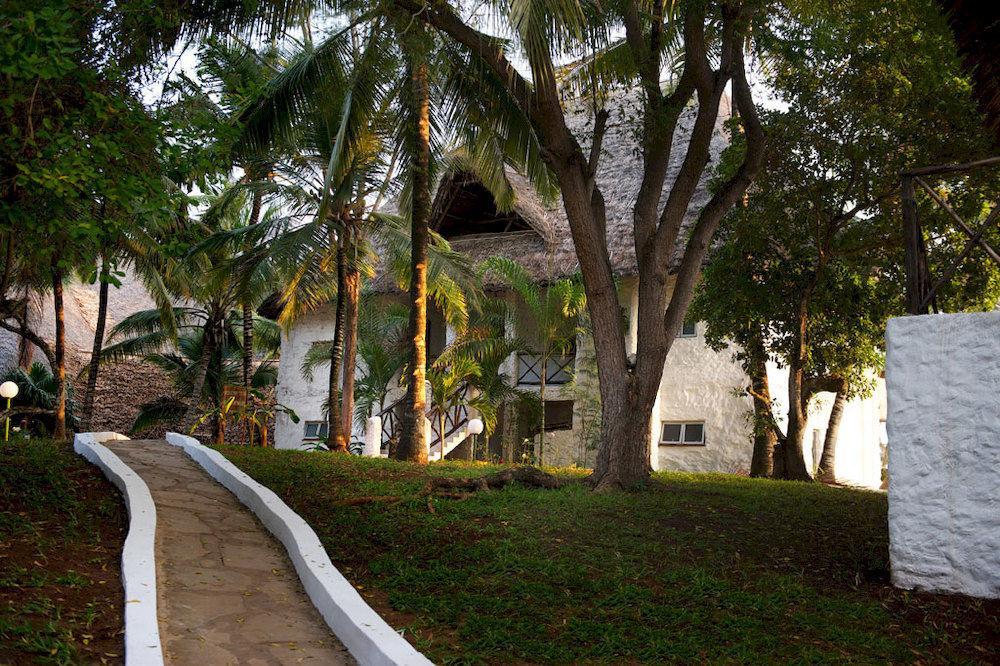 Barracuda Inn Resort ワタム エクステリア 写真