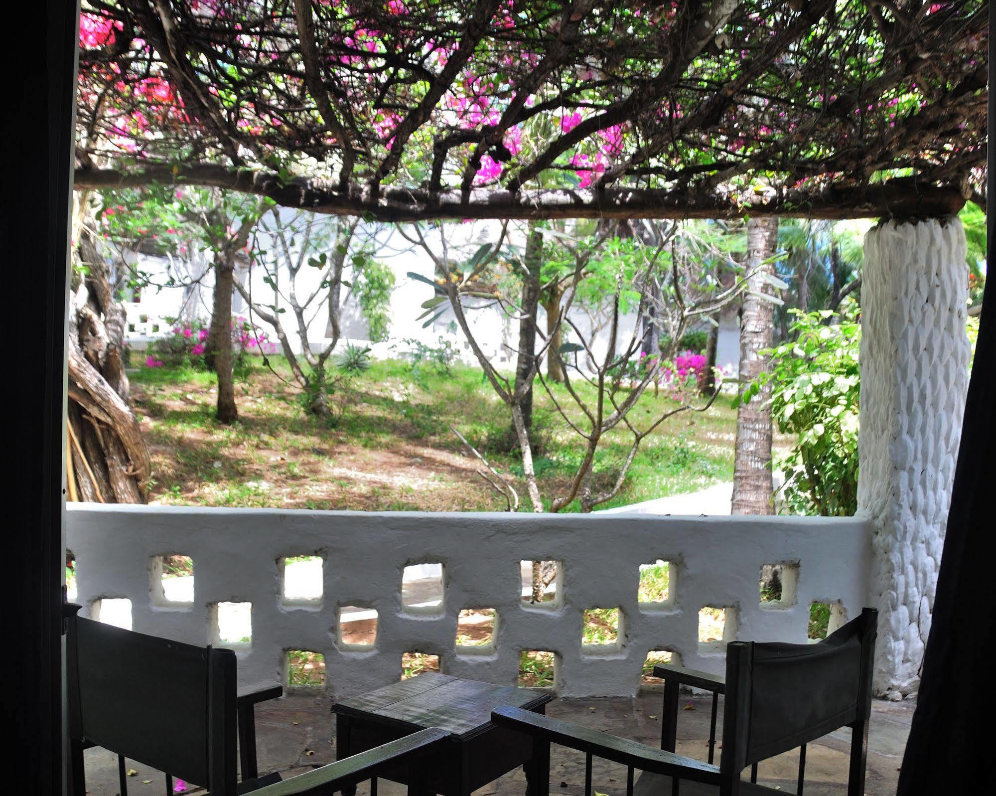 Barracuda Inn Resort ワタム エクステリア 写真
