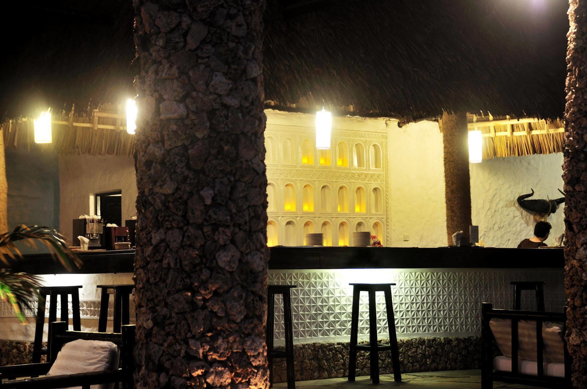 Barracuda Inn Resort ワタム エクステリア 写真
