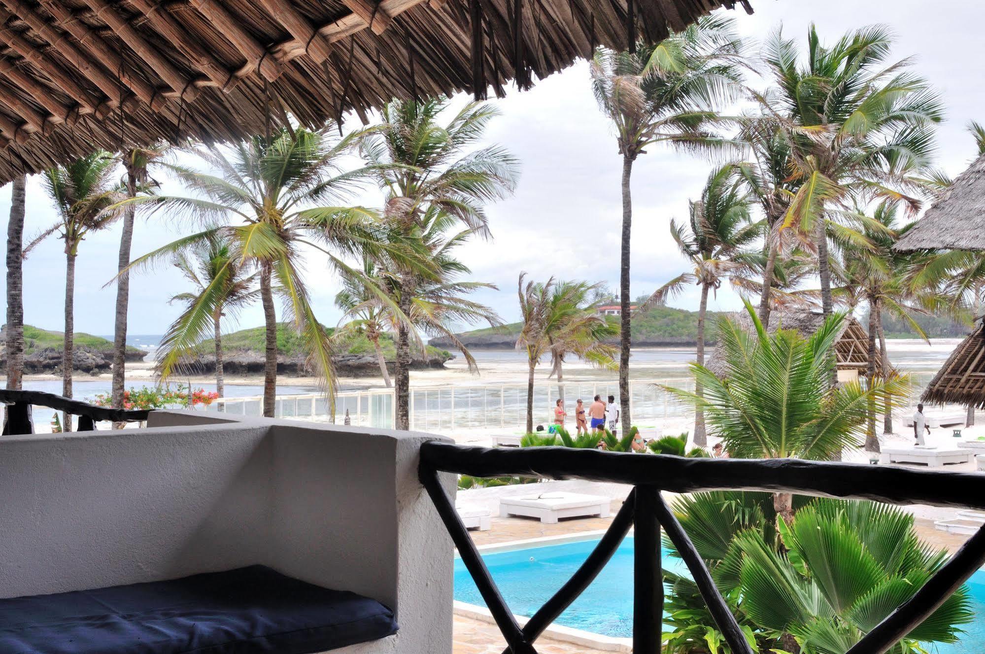 Barracuda Inn Resort ワタム エクステリア 写真
